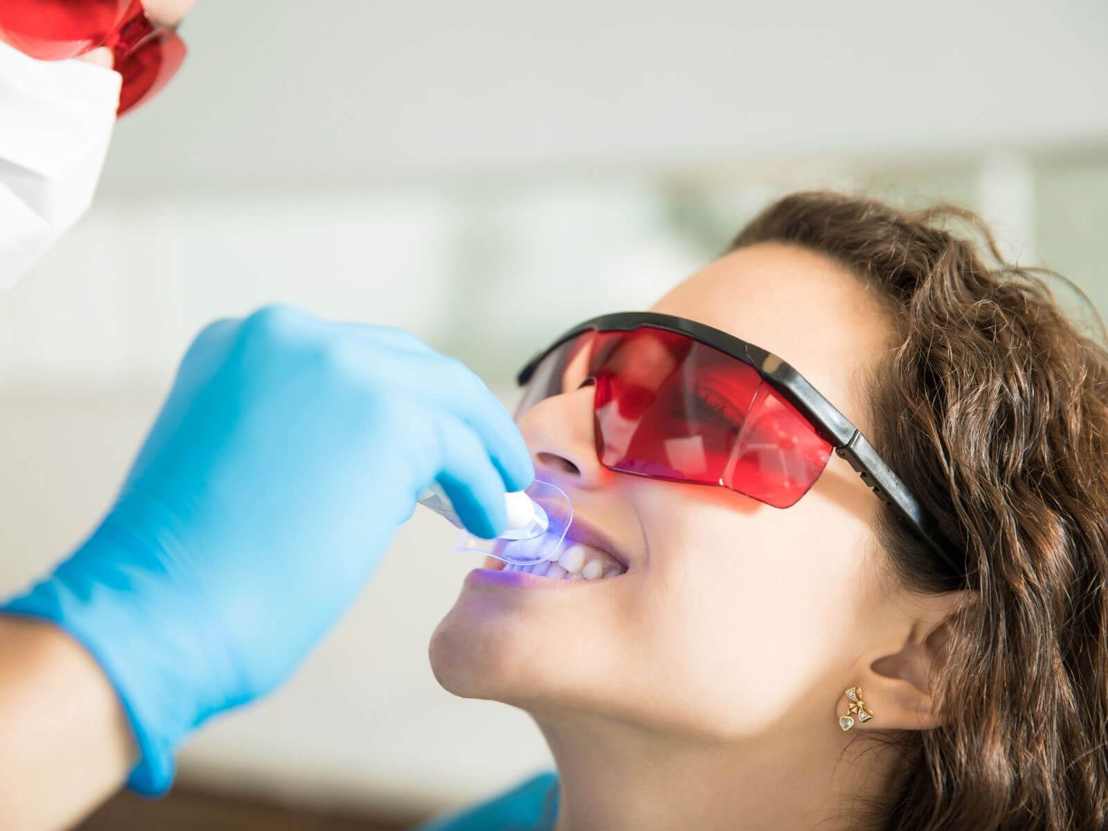 How To Keep Your Teeth Bright After Cleaning or Whitening