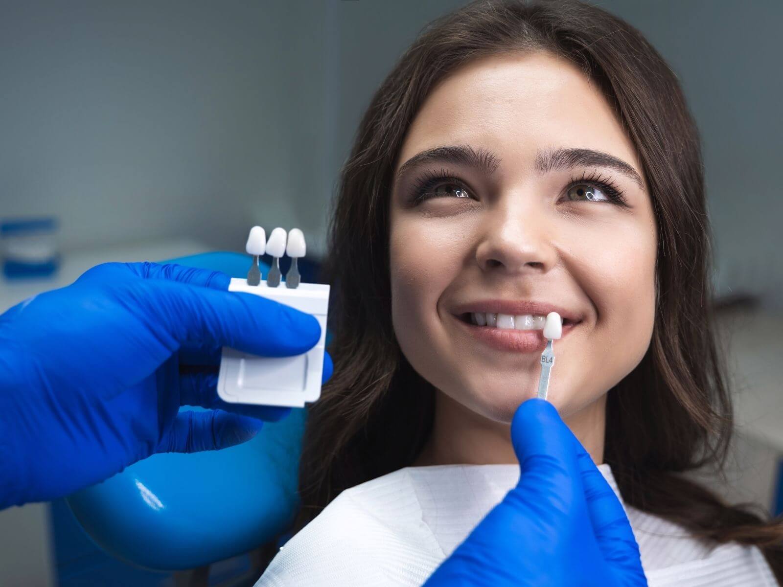 Dental Bonding or Veneers: Choosing the Best Smile Solution